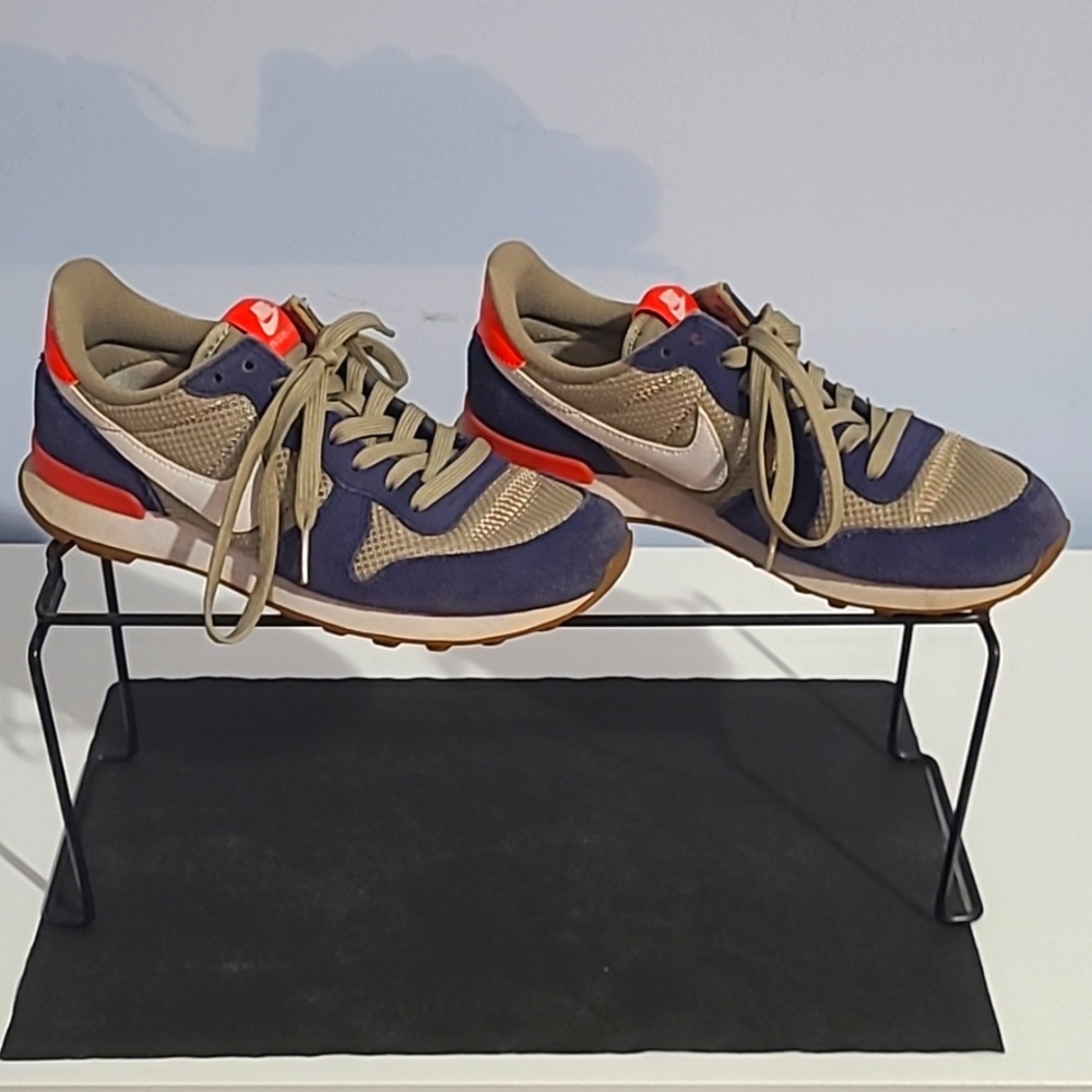 Women Nike Internationalist Sneakers